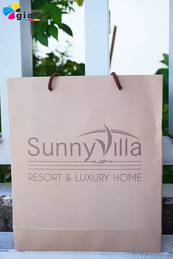 Mẫu túi giấy SunnyVilla chất liệu K300