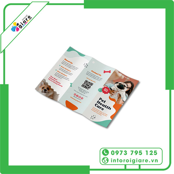 Mẫu brochure pet shop gấp 3
