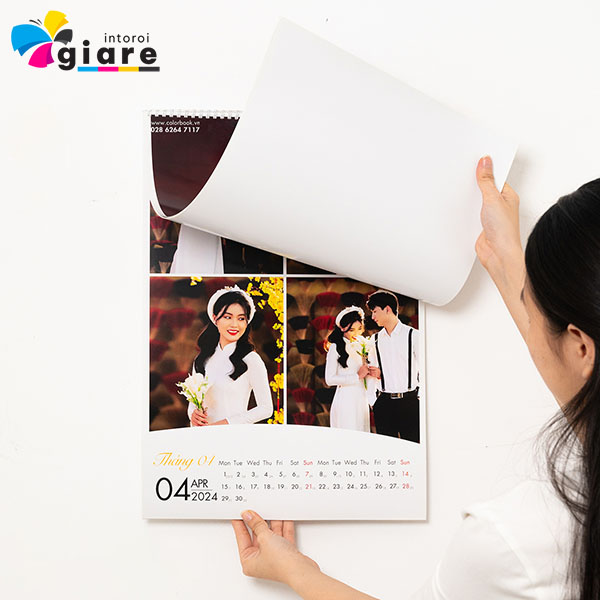Mẫu lịch treo tường in hình người thu hút